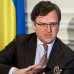 МИД Украины рекомендовал своим гражданам покинуть РФ “в связи с усилением российской агрессии”